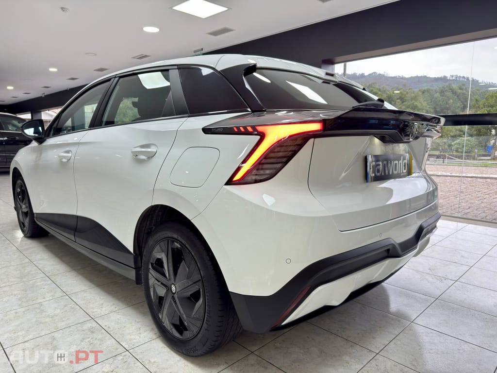 MG MG4 51 kWh Standard