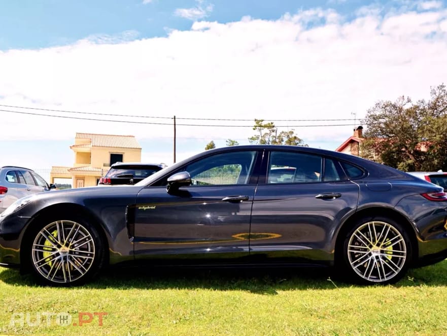 Porsche Panamera 4 E-Hybrid