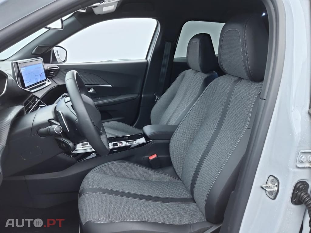 Peugeot 2008 1.2 PureTech Allure EAT8