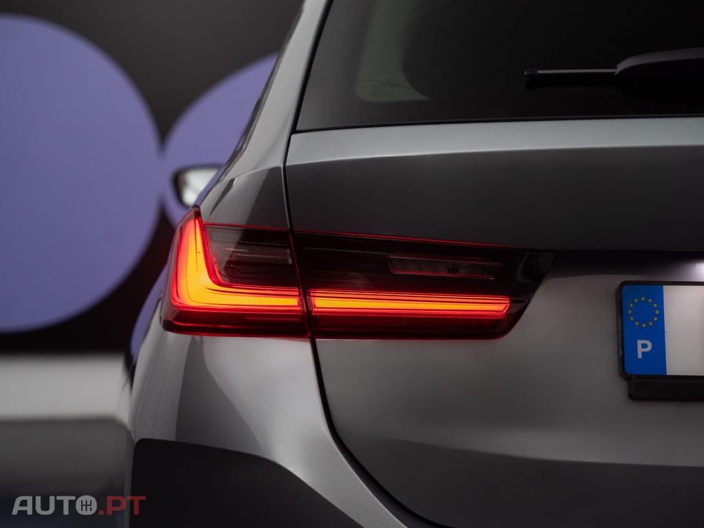 BMW 330 e Auto