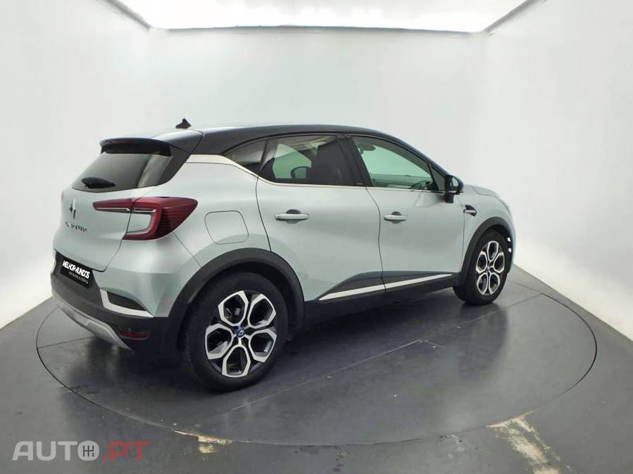 Renault Captur 1.6 E-Tech Intens