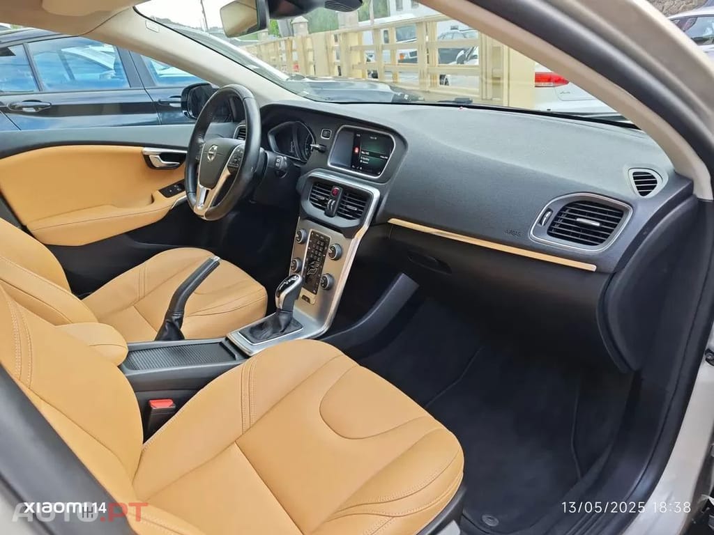 Volvo V40 Cross Country 1.5 T3 Summum Geartronic