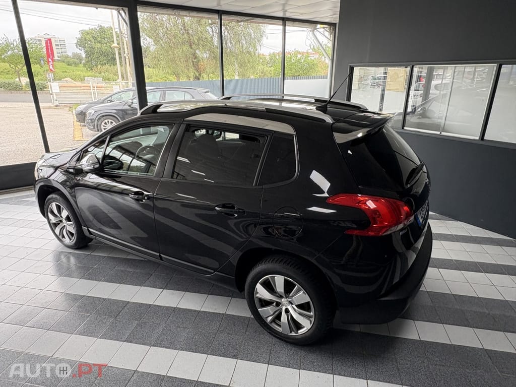 Peugeot 2008 1.2 PureTech Style