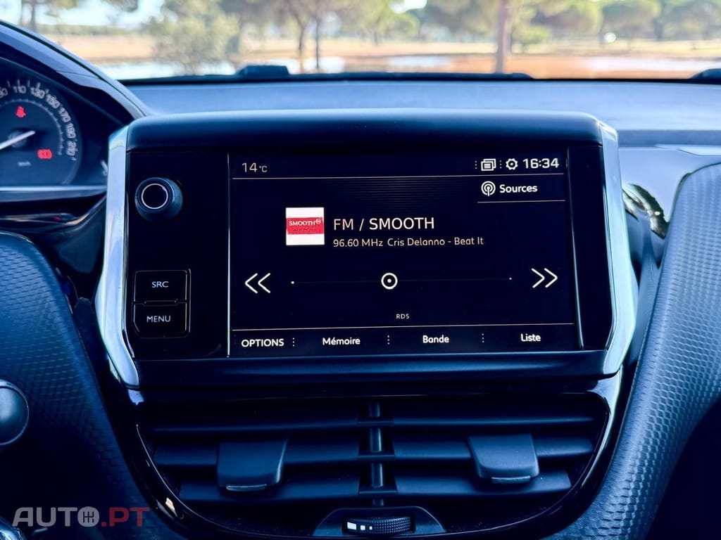 Peugeot 2008 1.2 PureTech Signature