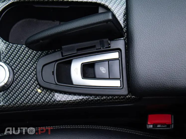 Mercedes-Benz SLK 200 Outro