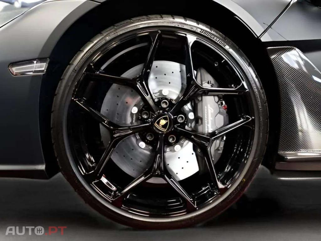 Lamborghini Revuelto FULL CARBON 