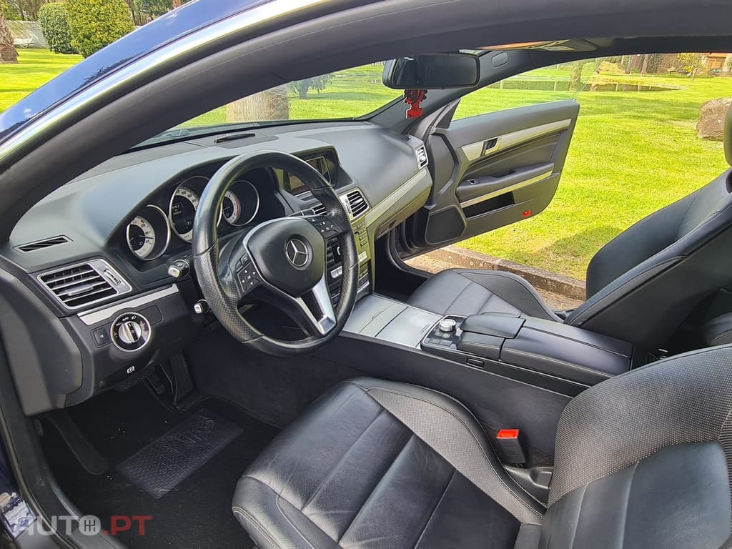 Mercedes-Benz E 220 CDi BlueEfficiency Auto