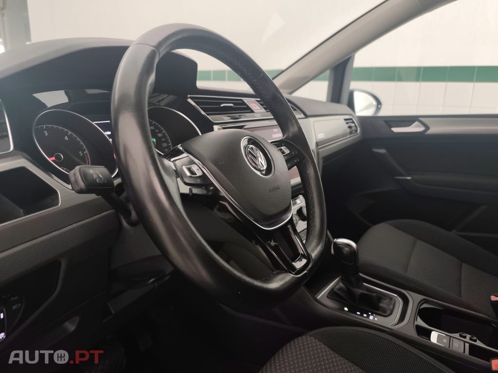 Volkswagen Touran 2.0 TDI Confortline DSG