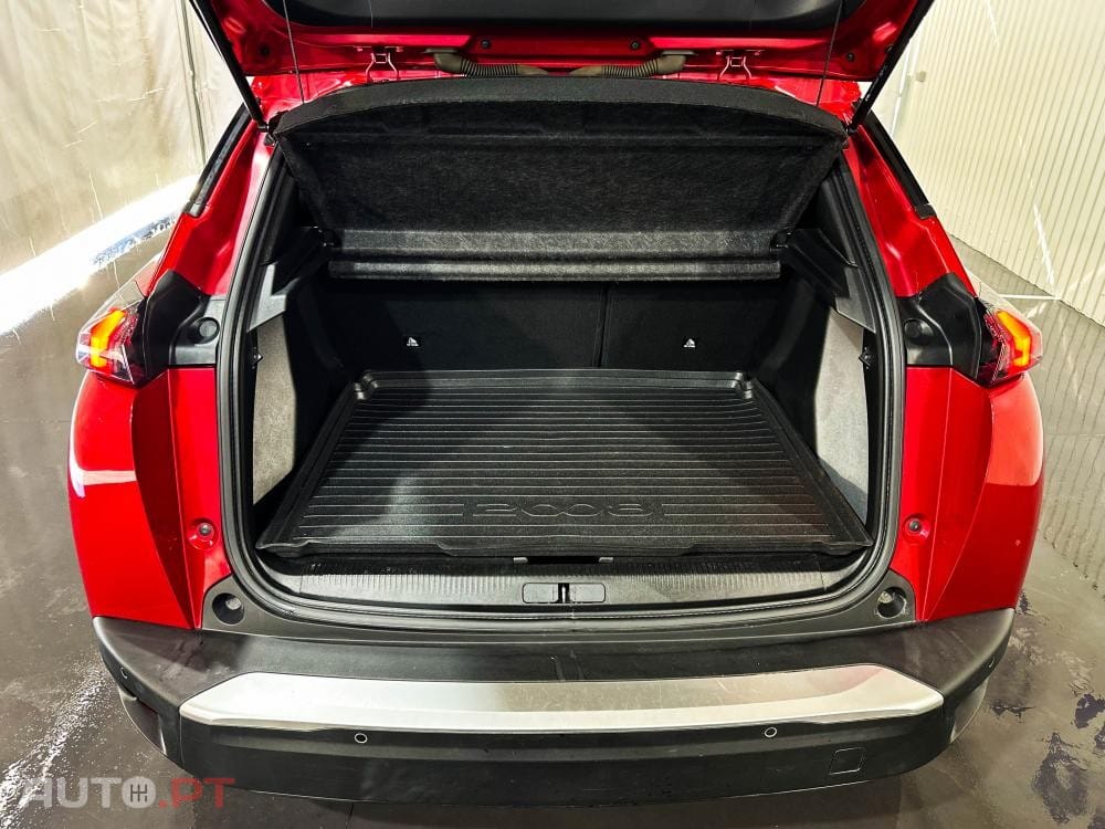 Peugeot E-2008 50 kWh Allure Pack