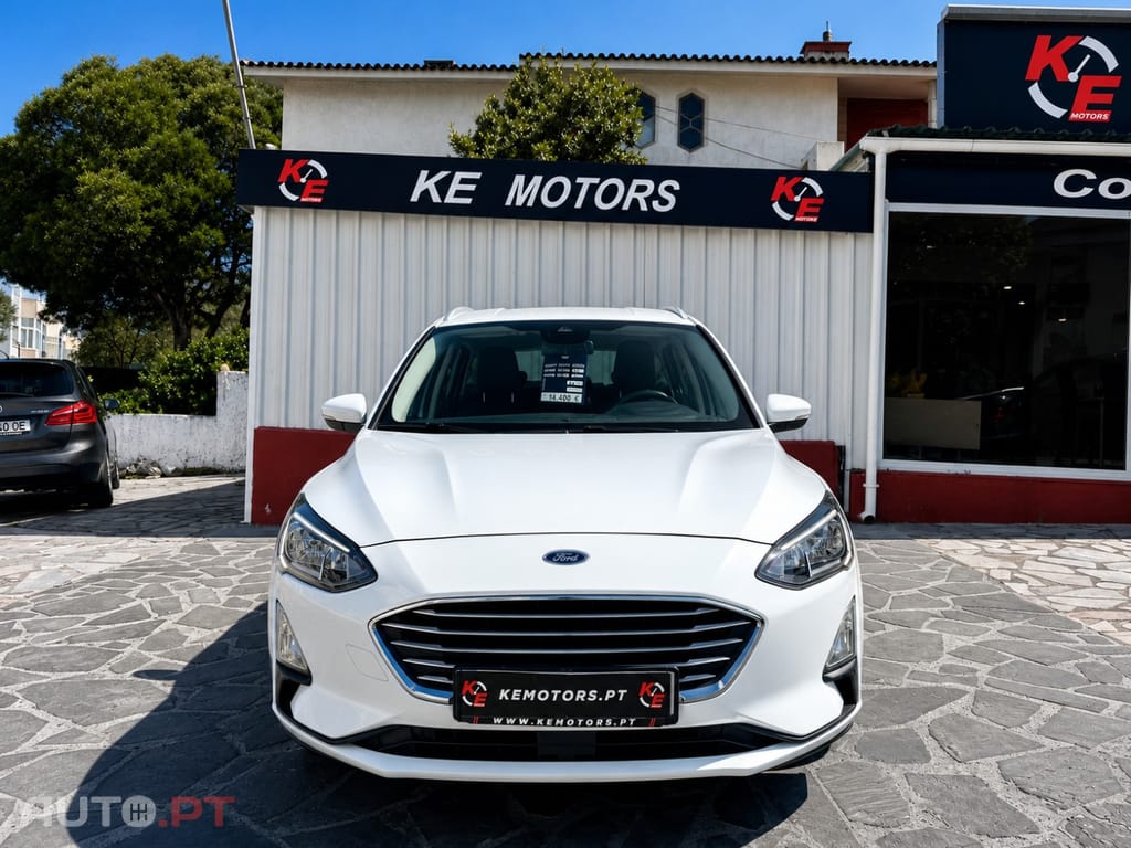 Ford Focus 1.5 TDCi EcoBlue Active — fotografia 3