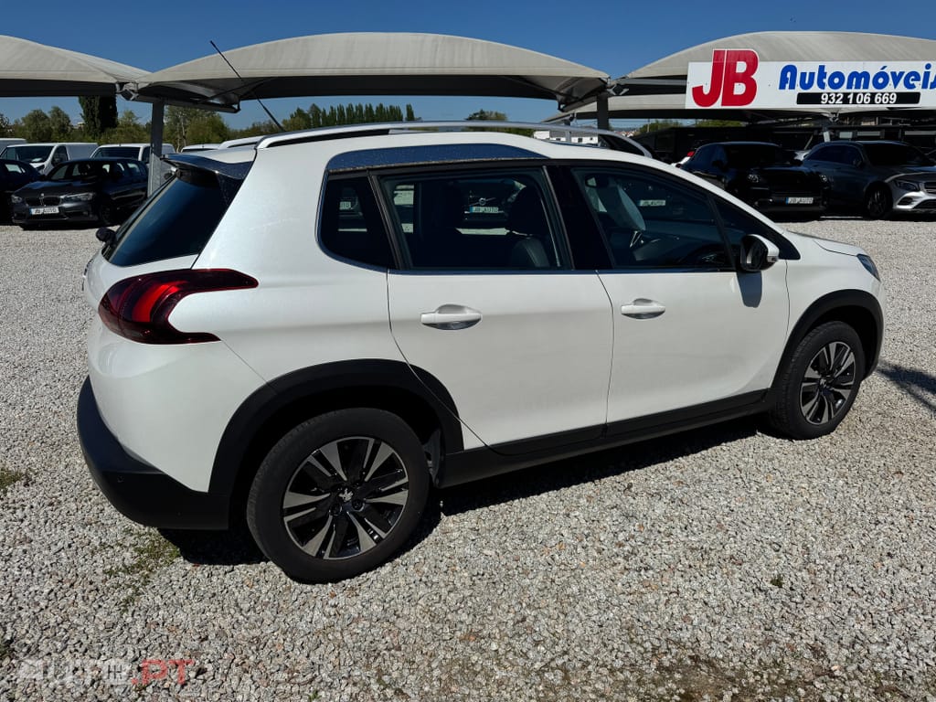 Peugeot 2008 1.2 PureTech Allure
