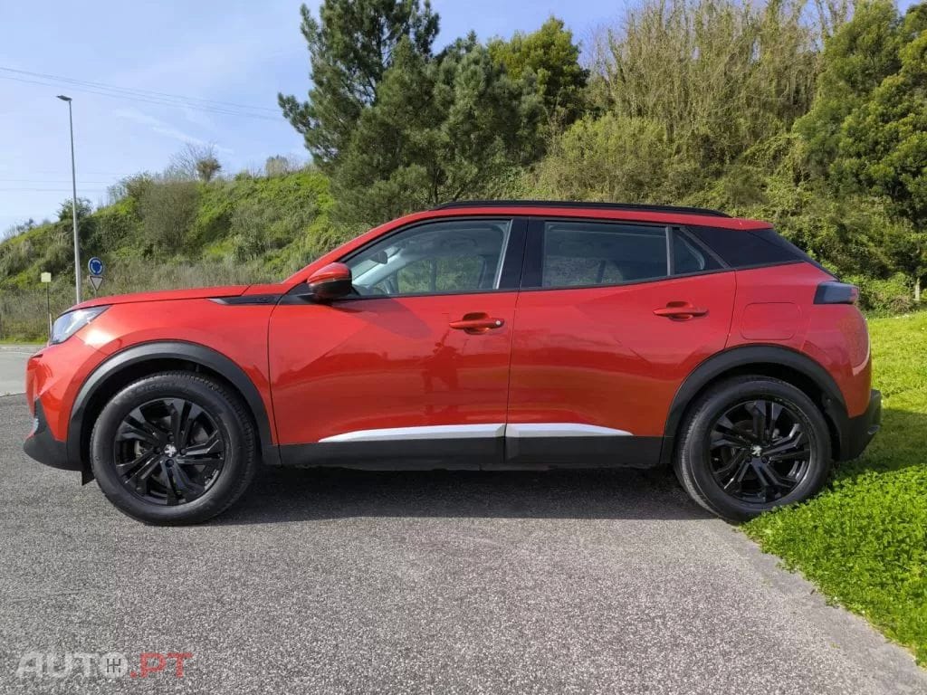 Peugeot E-2008 50 kWh Allure Pack