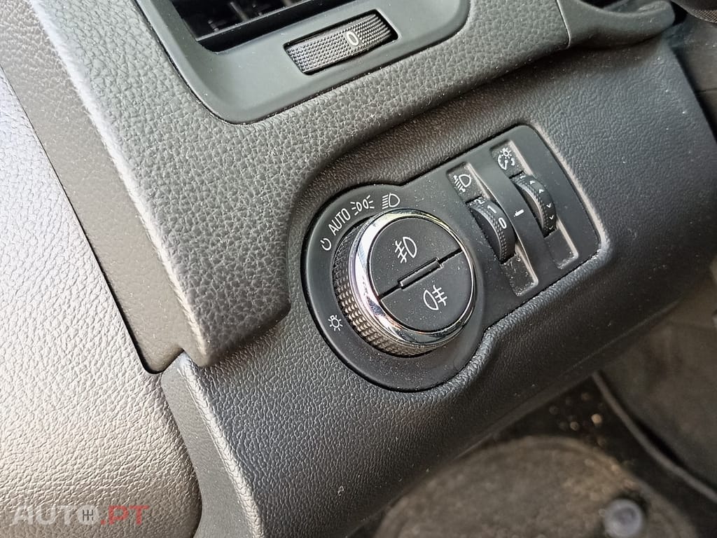Opel Insignia 1.6 CDTi Cosmo S/S J17