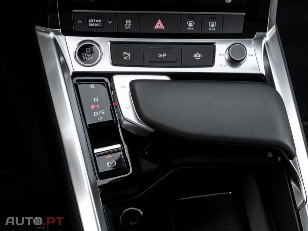 Audi Q8 E-Tron I.V.A DEDUTIVEL 55 quattro S LINE