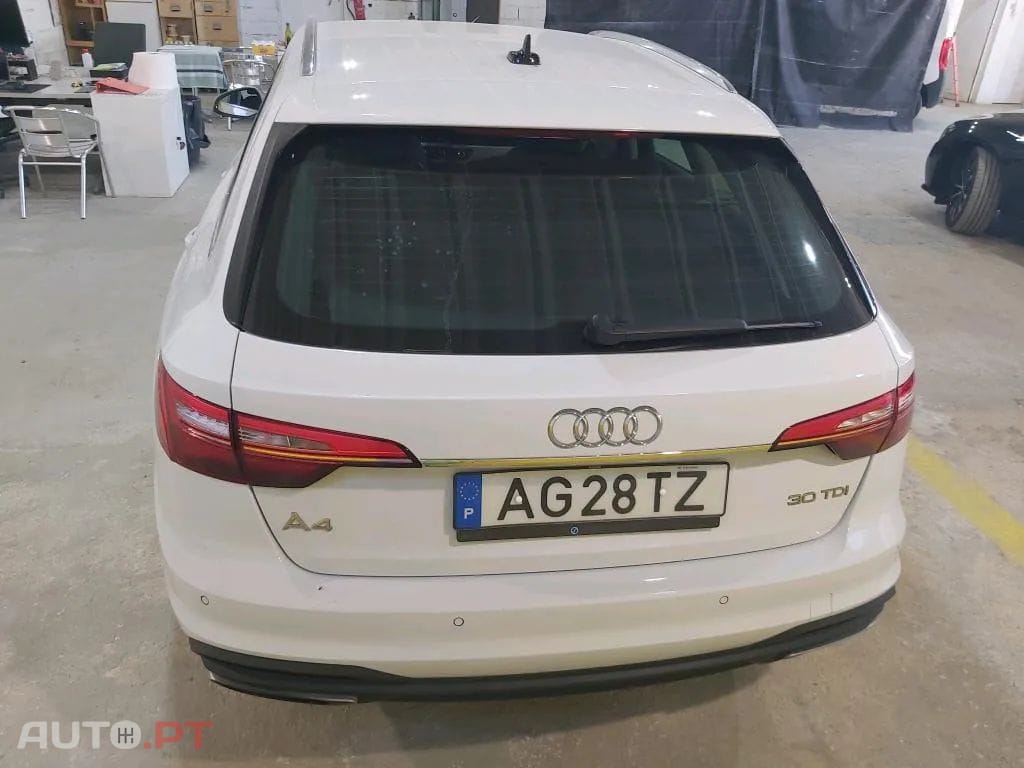 Audi A4 Avant 30 TDI S tronic