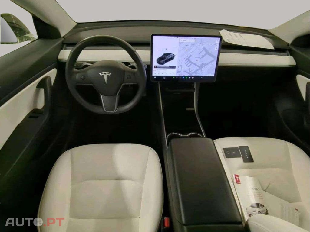 Tesla Model 3 Standard RWD Plus AUTOPILOT