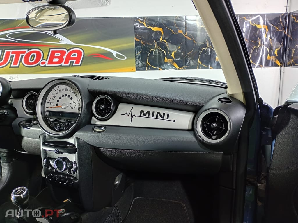 MINI Cooper Cooper D
