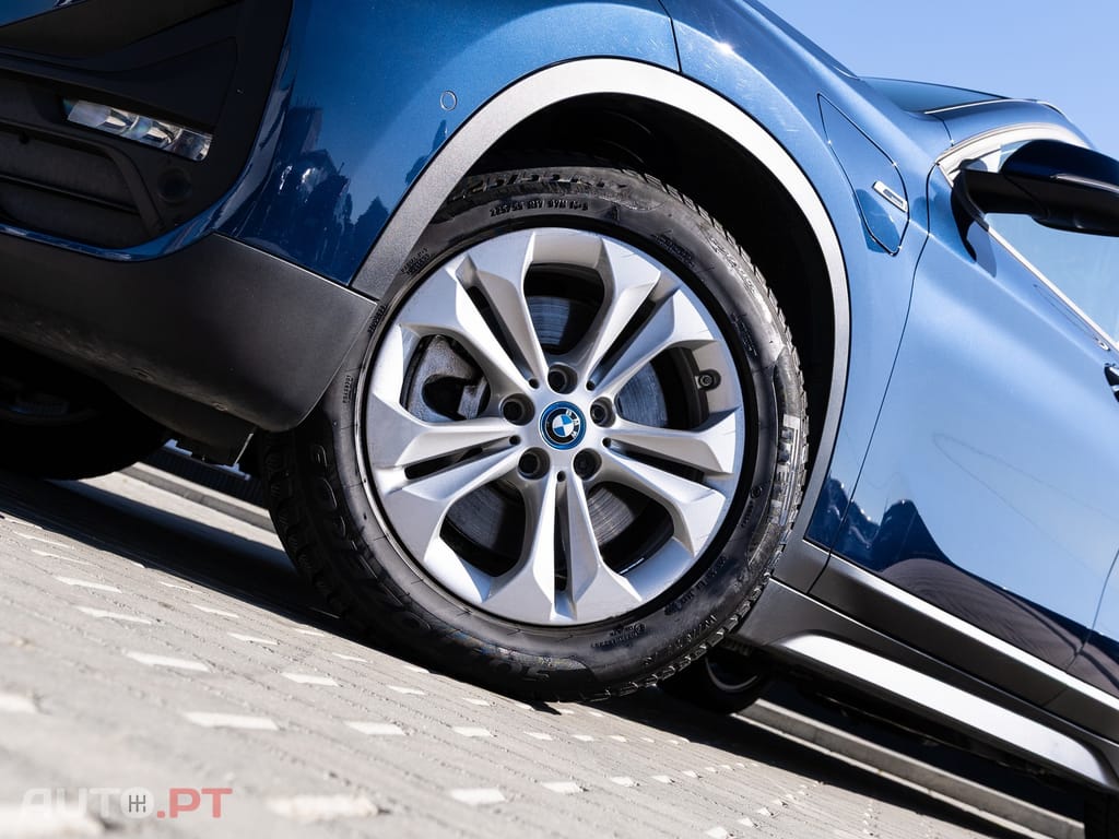 BMW X1 xDrive25e Advantage — fotografia 5