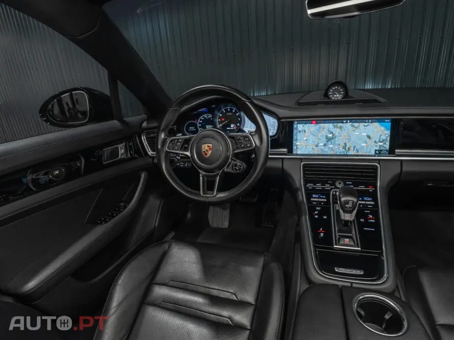 Porsche Panamera 4 E-Hybrid Platinum Edition