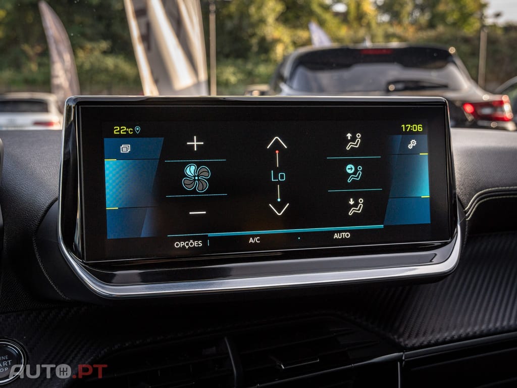 Peugeot E-2008 50 kWh GT