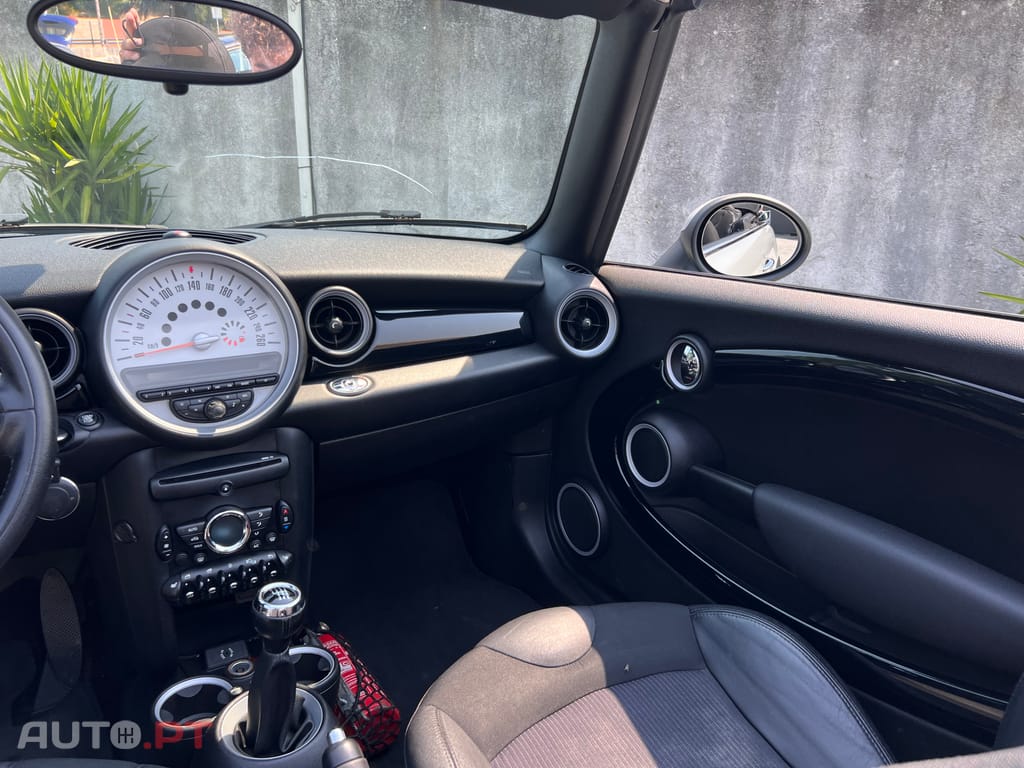 MINI Cooper Cabrio