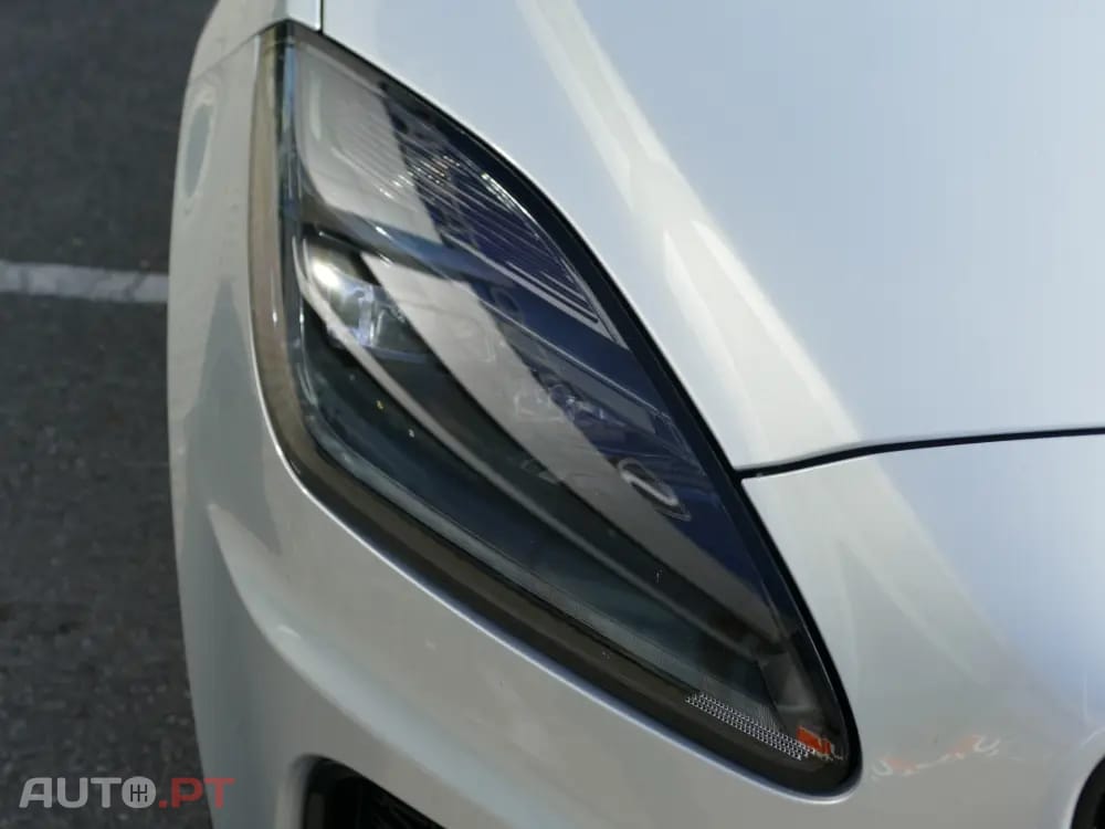 Jaguar E-Pace 1.5 P300e R-Dynamic HSE AWD Aut.