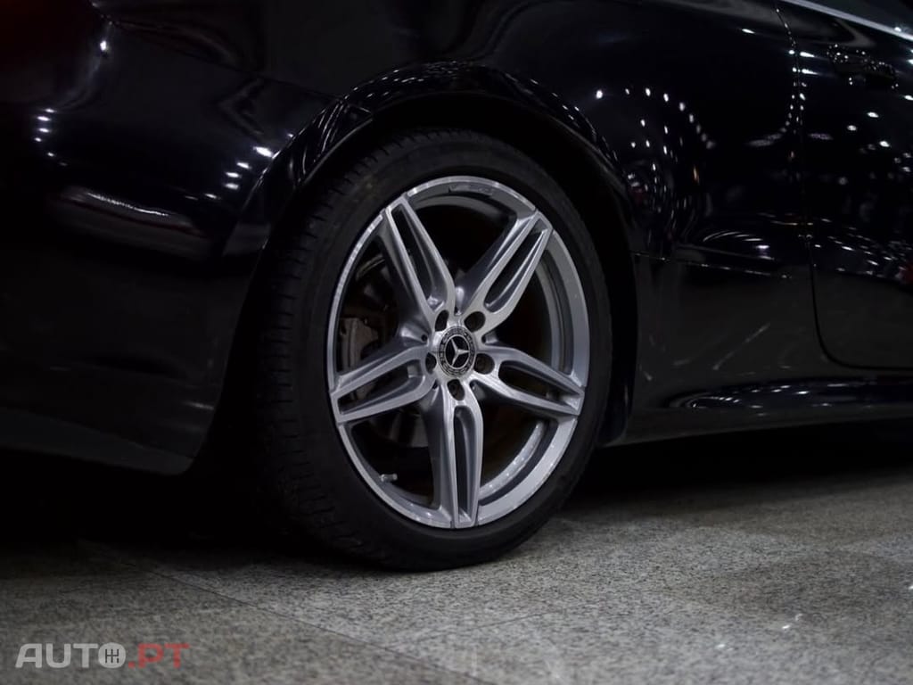 Mercedes-Benz E 220 AMG