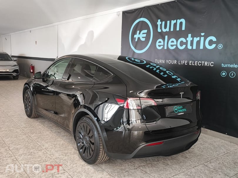 Tesla Model Y RWD