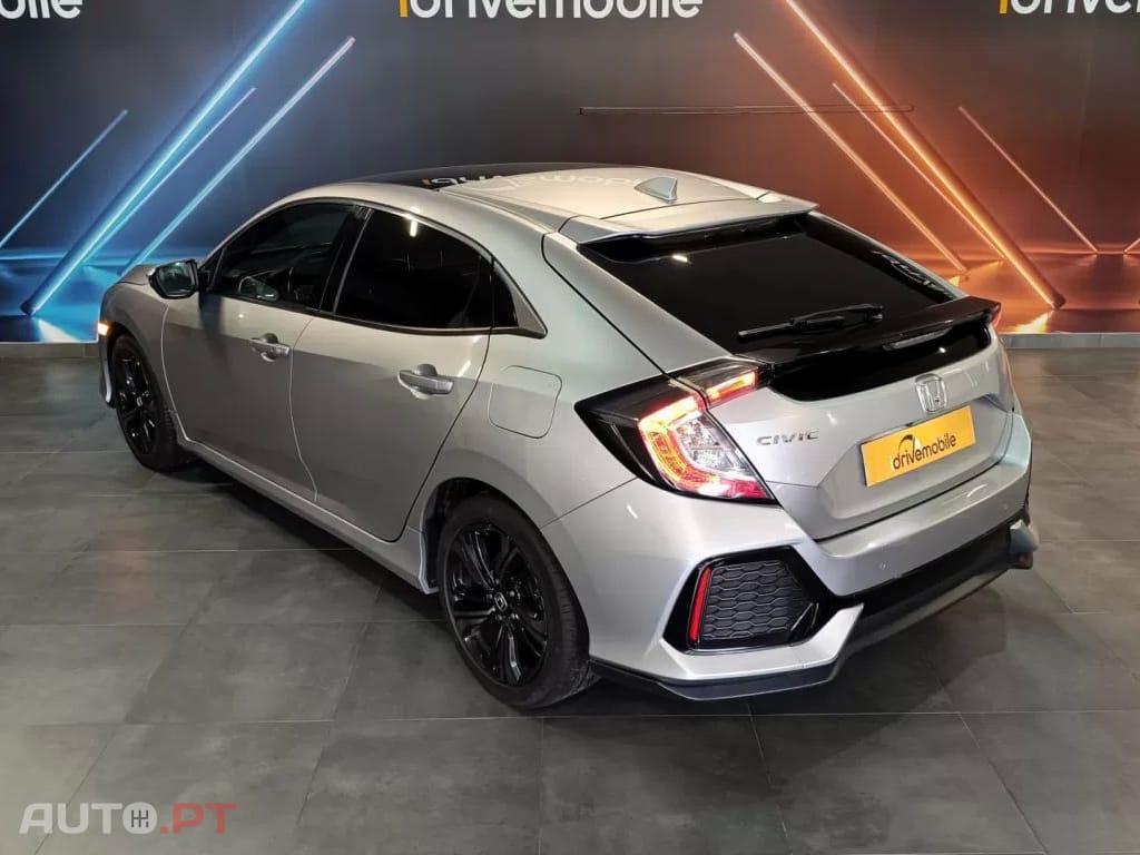 Honda Civic 1.0 i-VTEC Elegance