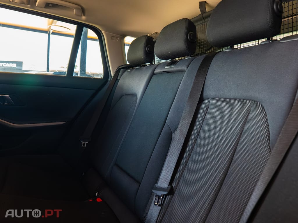 BMW 330 e Touring Corporate Edition Auto