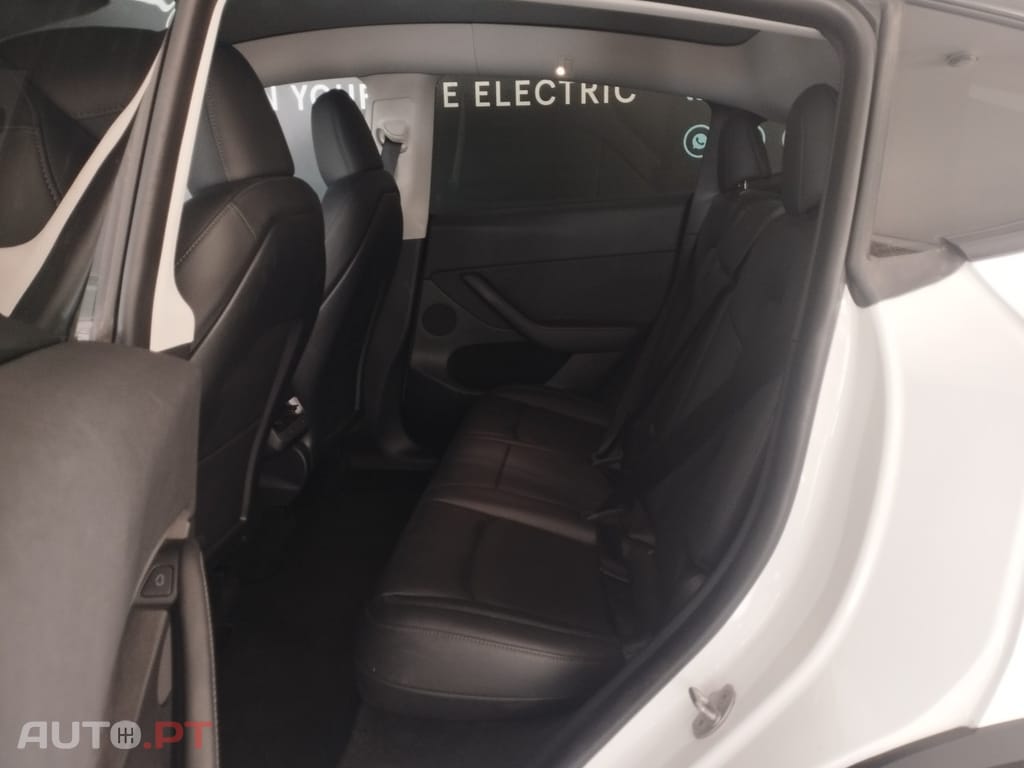Tesla Model Y RWD
