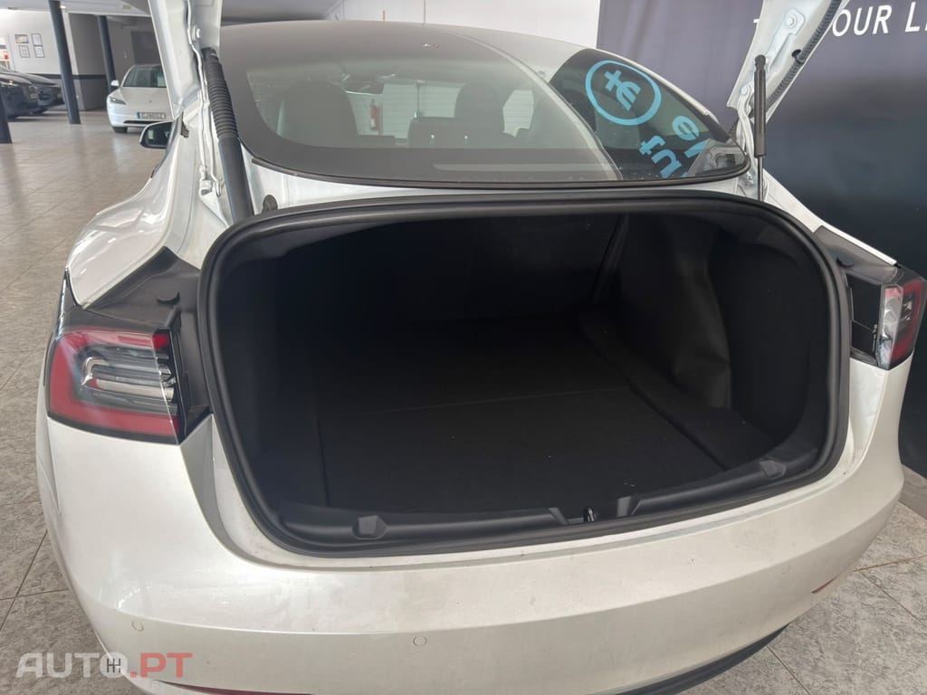 Tesla Model 3 Performance Dual Motor AWD — fotografia 16