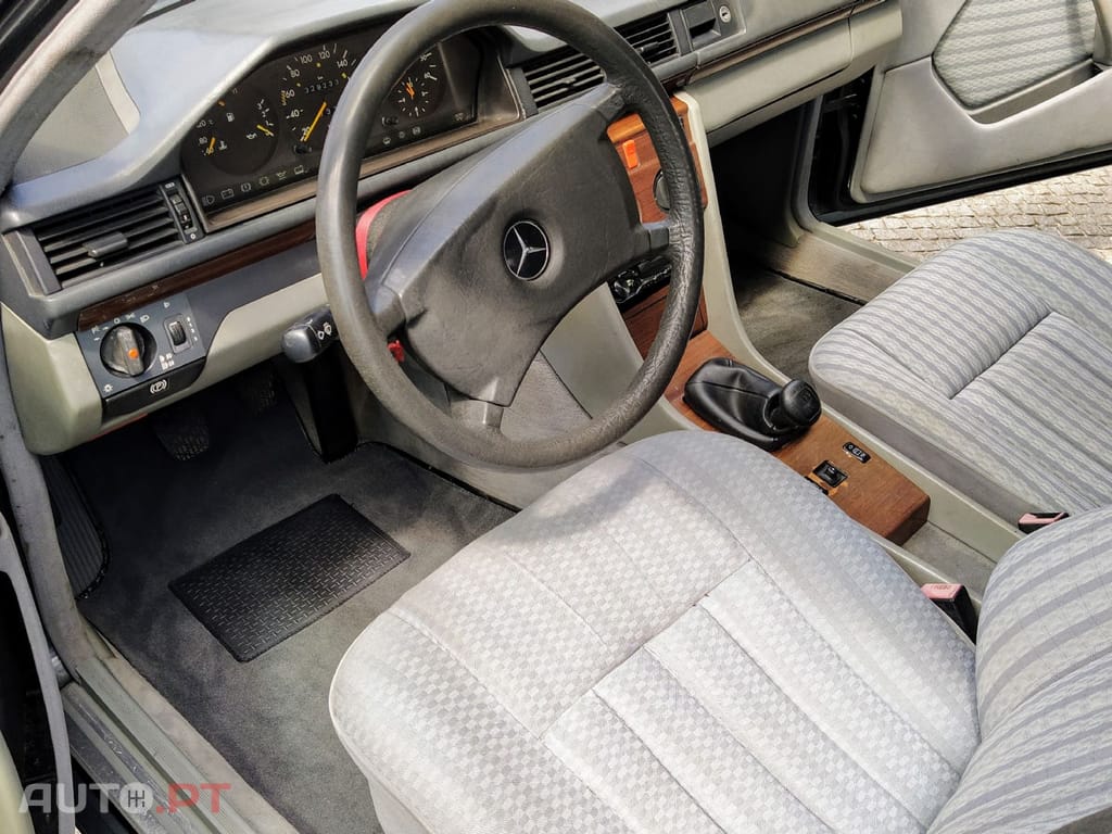 Mercedes-Benz 250 D