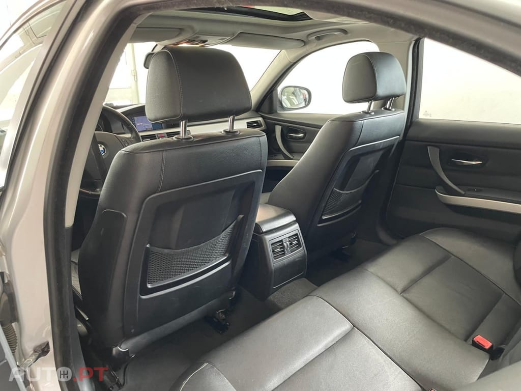 BMW 320 d EfficientDynamics Navigation