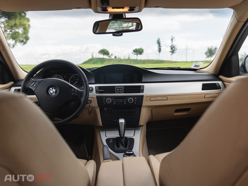 BMW 320 BMW 320d Touring Automatic