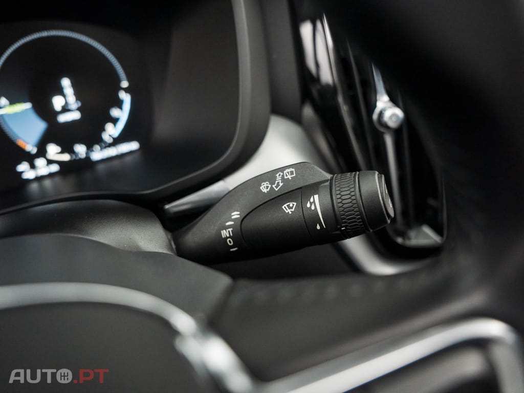 Volvo XC60 2.0 T8 PHEV Momentum Plus AWD