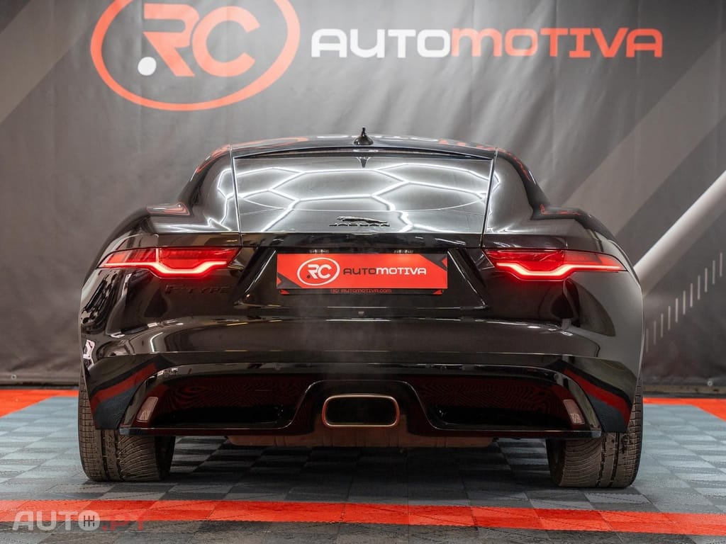Jaguar F-Type 2.0 i4 R-Dynamic Black