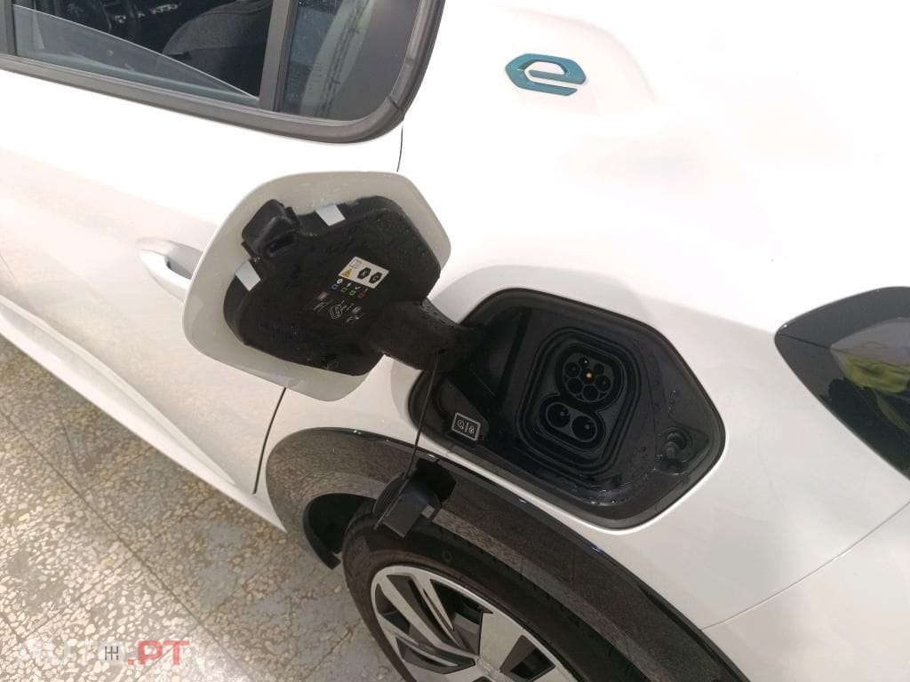 Peugeot E-208 50 kWh Active