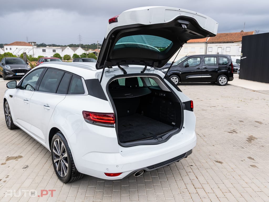 Renault Mégane Sport Tourer 1.5 Blue dCi R.S. Line