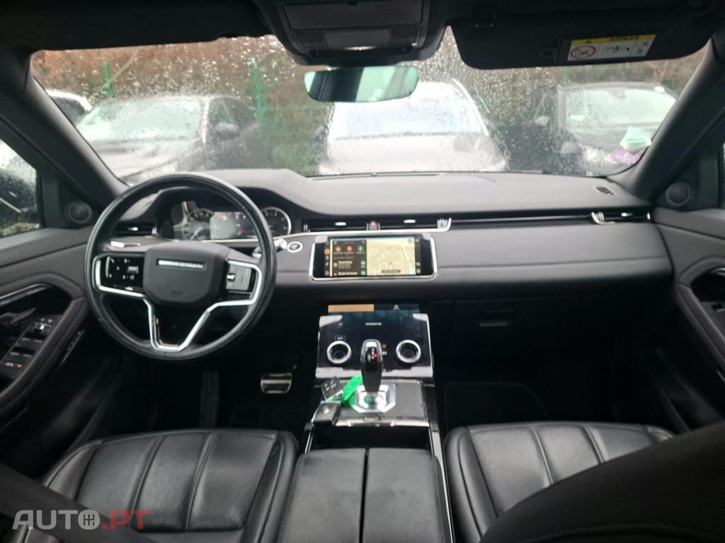 Land Rover Range Rover P300e R-Dynamic