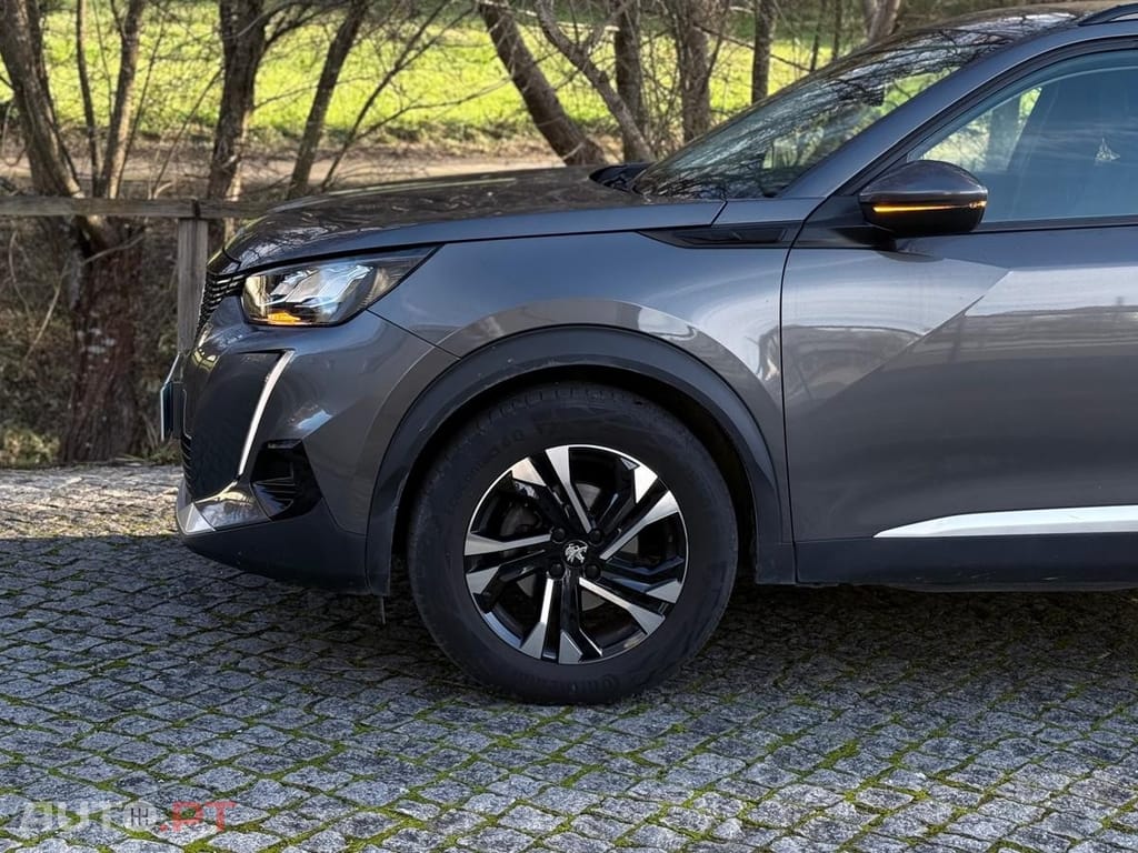 Peugeot 2008 1.2 PureTech Allure