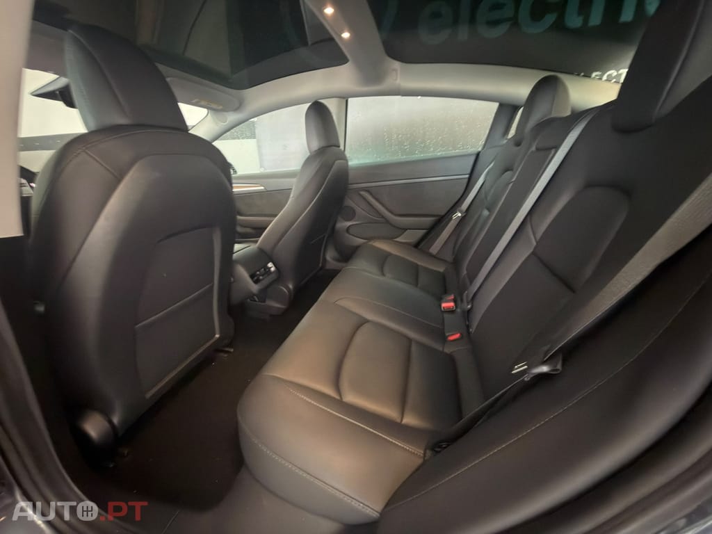 Tesla Model 3 Performance Dual Motor AWD — fotografia 9