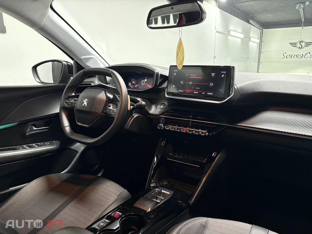 Peugeot 208 1.2 PureTech Allure EAT8