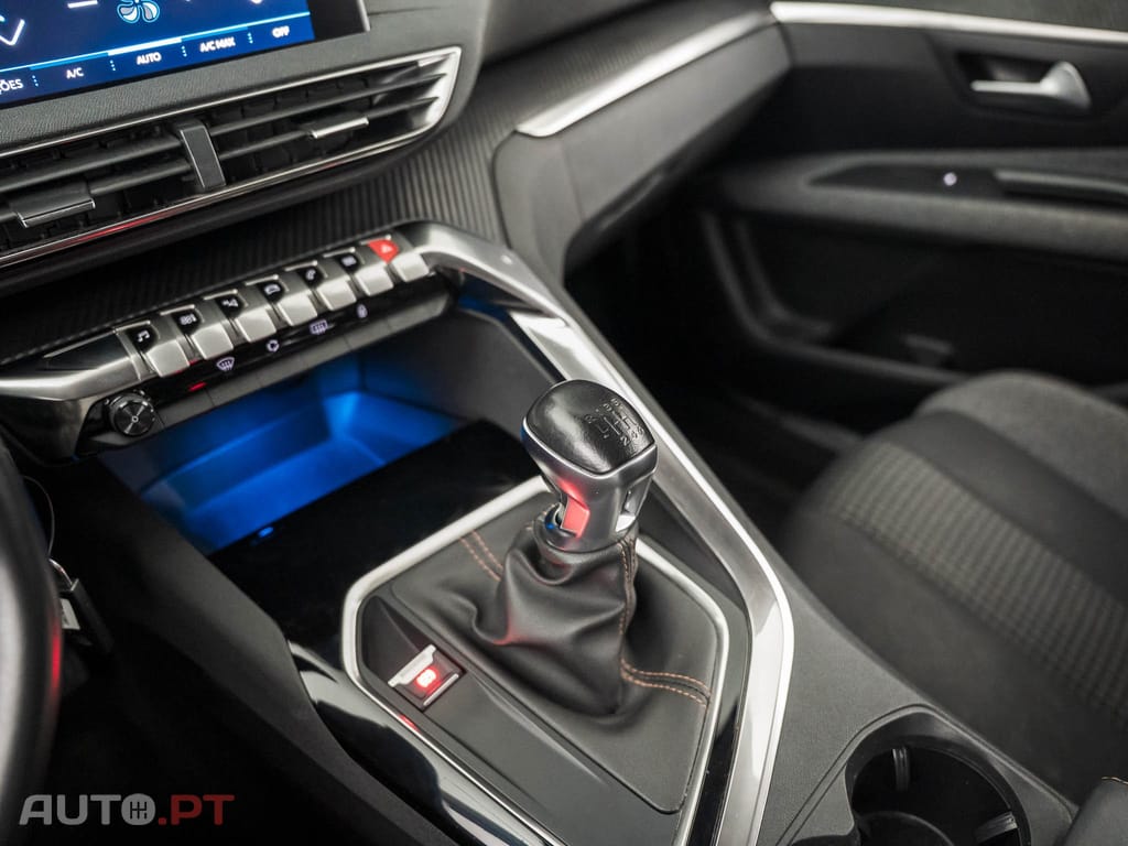 Peugeot 3008 1.5 BlueHDi Style