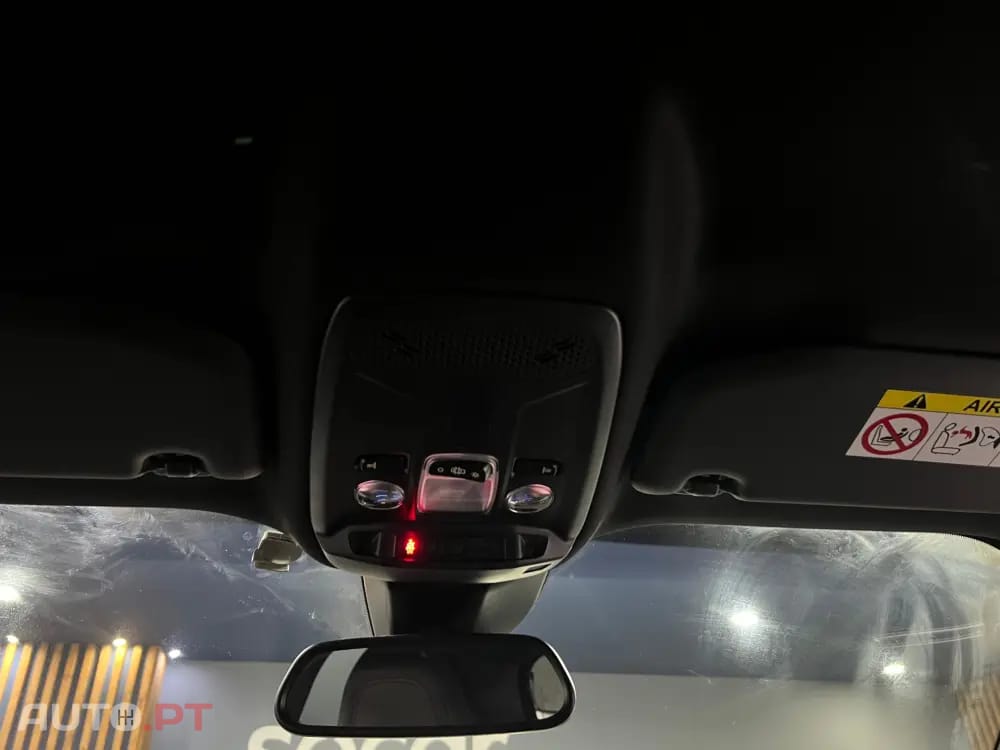 Peugeot 2008 1.2 Hybrid Allure e-DCS6