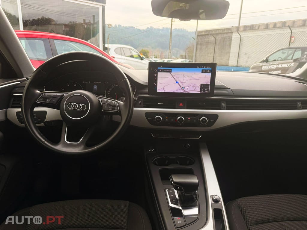 Audi A4 Avant 30 TDI S tronic
