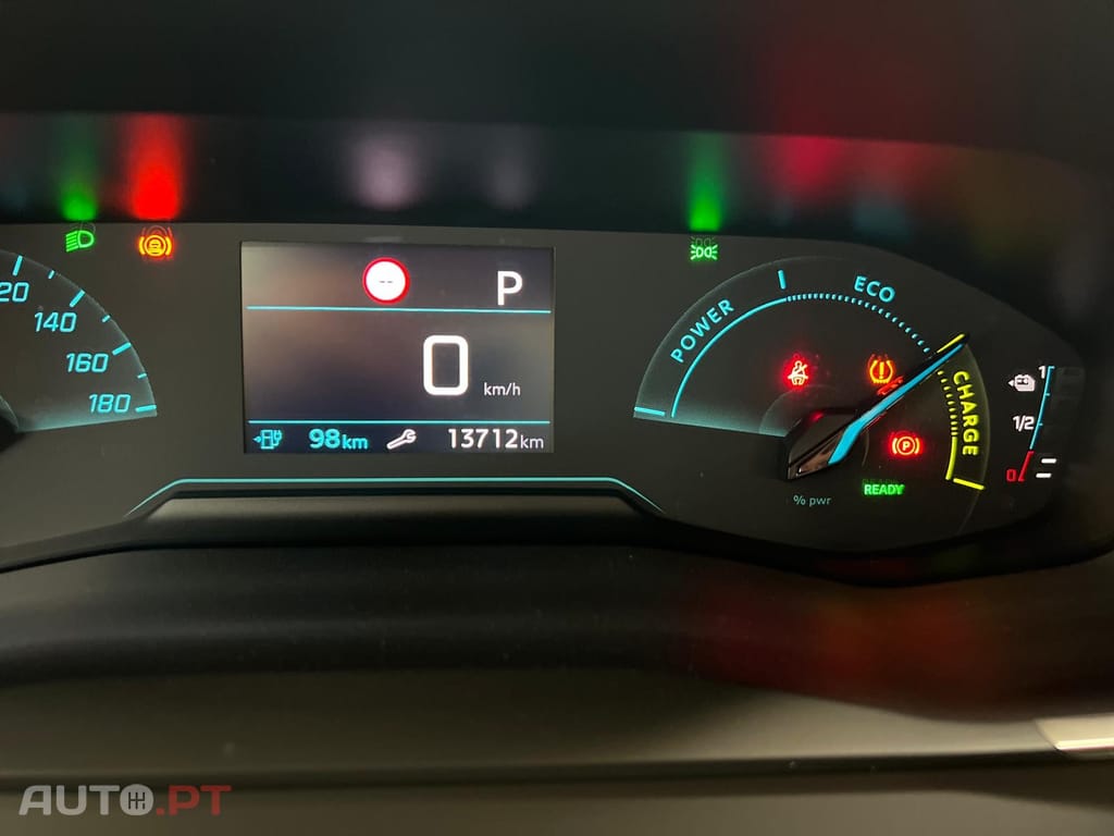 Peugeot E-2008 54 kWh Style