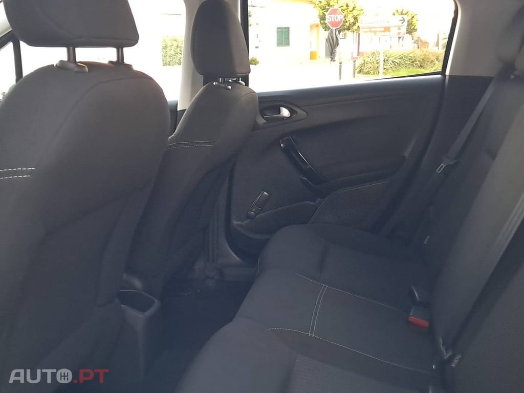 Peugeot 208 1.6 BlueHDi Style