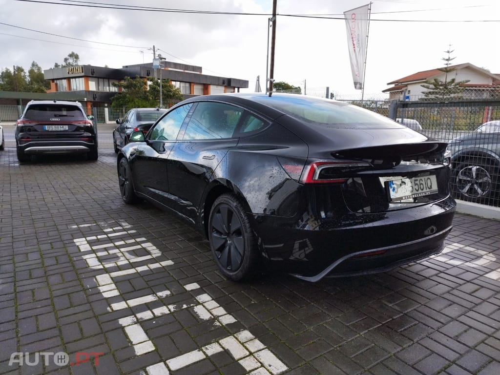 Tesla Model 3 Tração Traseira