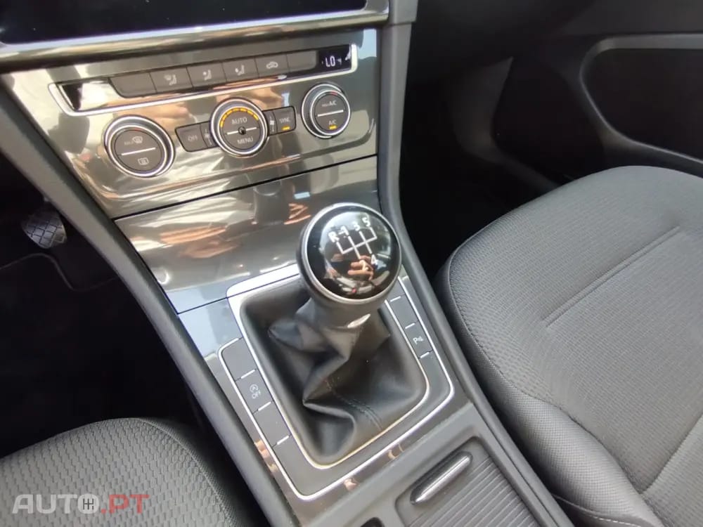Volkswagen Golf 1.6 TDI Confortline